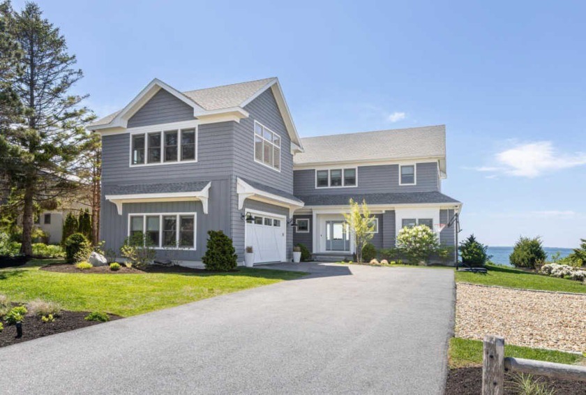 With over 100 feet of ocean frontage, discover the epitome of - Beach Home for sale in Scarborough, Maine on Beachhouse.com