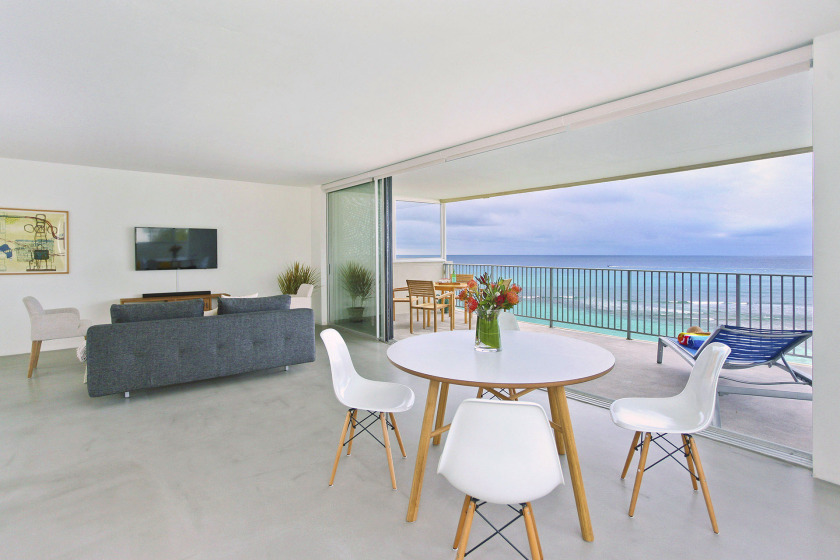 Rolling surf, gentle trade winds, and unparalleled ocean views - Beach Vacation Rentals in Honolulu, Hawaii on Beachhouse.com