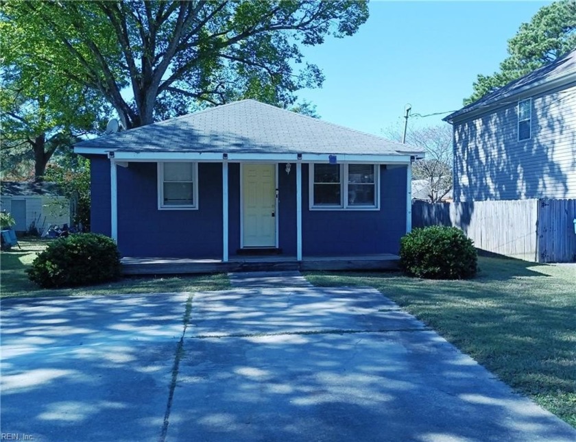 Three bedroom ranch with updated kitchen and bath and central - Beach Home for sale in Chesapeake, Virginia on Beachhouse.com