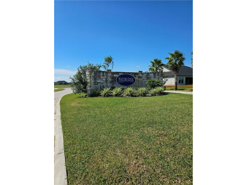 Waterfront lot located in Waters Edge at Kitty Hawk. Most - Beach Lot for sale in Corpus Christi, Texas on Beachhouse.com