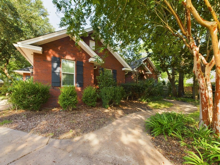 Be sure to check out the 3D Tour and Video! This custom-built - Beach Home for sale in Niceville, Florida on Beachhouse.com