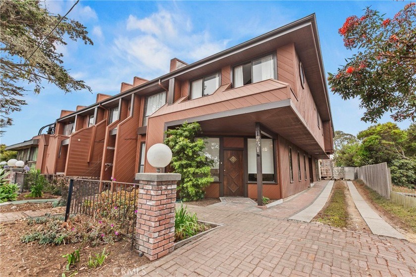 An Exceptional Opportunity in Baywood Park!
For the first time - Beach Townhome/Townhouse for sale in Los Osos, California on Beachhouse.com