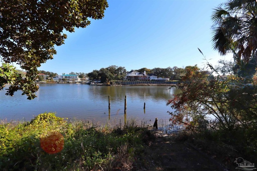 Rarely available protected waterfront home in Gulf Breeze proper - Beach Home for sale in Gulf Breeze, Florida on Beachhouse.com