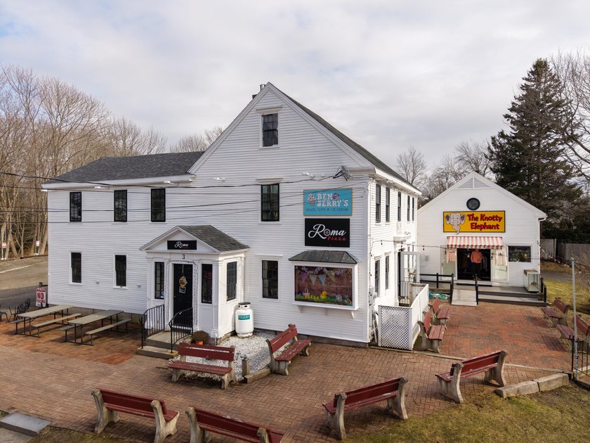 Ideally located in the heart of dock square. one of the largest - Beach Commercial for sale in Kennebunkport, Maine on Beachhouse.com