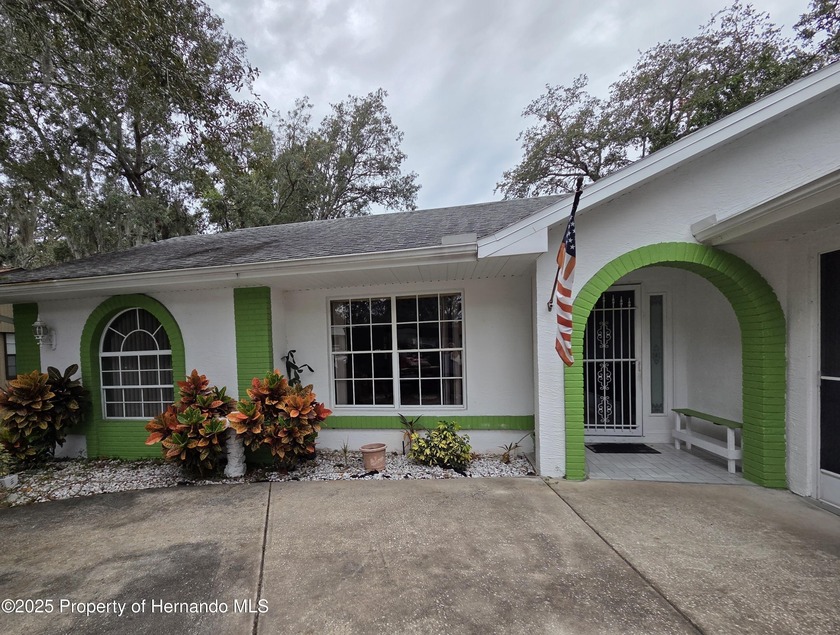 CENTRALLY LOCATED HOME IN SPRING HILL WITH EASY ACCESS TO PASCO - Beach Home for sale in Spring Hill, Florida on Beachhouse.com