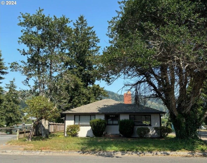 Look out!  This Charming home with character might steal your - Beach Home for sale in Brookings, Oregon on Beachhouse.com