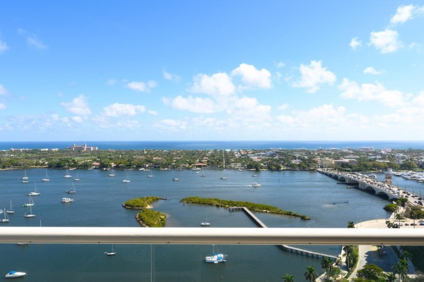 Desirable high floor ''E'' line corner unit. 2 bedrooms 2.5 - Beach Condo for sale in West Palm Beach, Florida on Beachhouse.com