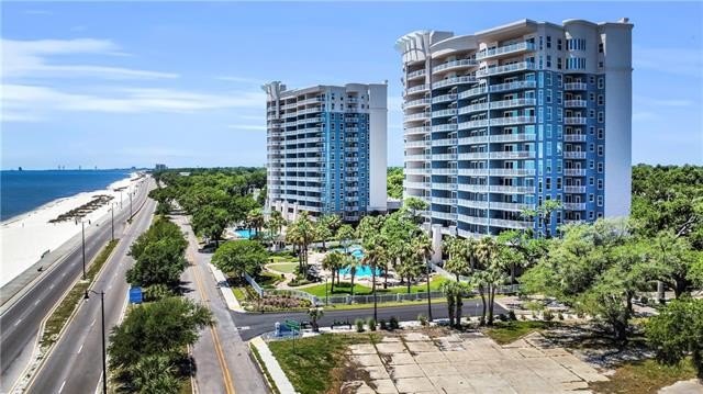 Incredible opportunity to own this FULLY FURNISHED condo that - Beach Condo for sale in Gulfport, Mississippi on Beachhouse.com