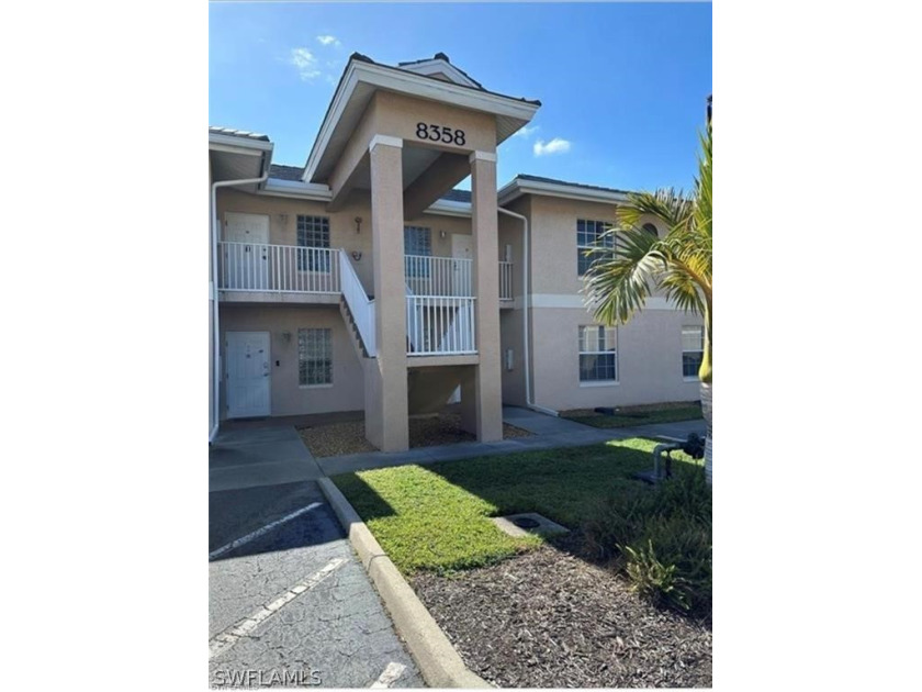 Adorable and affordable! This 2nd floor 2bed/2bath , a split - Beach Condo for sale in Fort Myers, Florida on Beachhouse.com