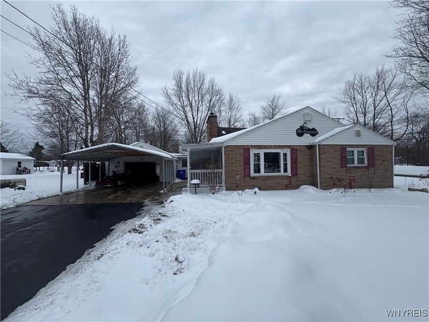 Looking for a well maintained house five minutes from Angola on - Beach Home for sale in Angola, New York on Beachhouse.com