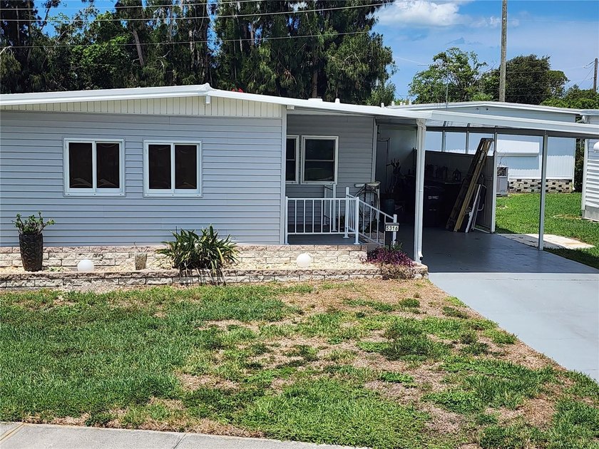 TURNKEY and beautifully REMODELED -  just bring your clothes and - Beach Home for sale in Bradenton, Florida on Beachhouse.com