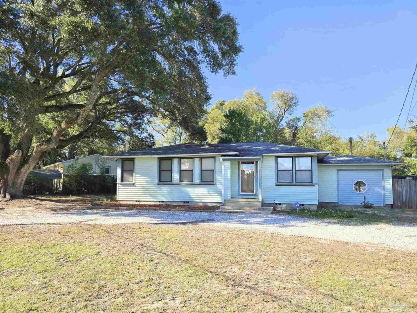 Charming 3 bed, 2 bath family home with a spacious backyard - Beach Home for sale in Pensacola, Florida on Beachhouse.com