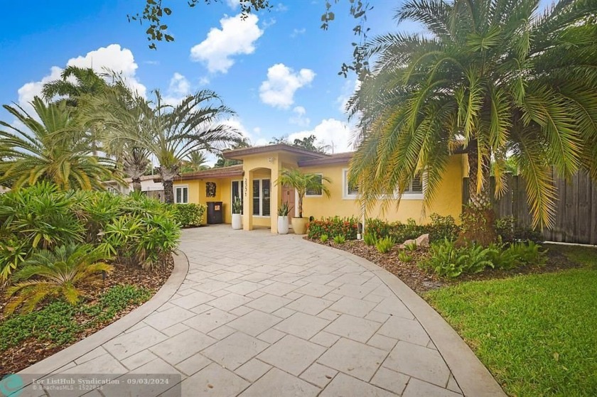 Delightful 3 bedroom 2 bath pool home on a quite street in - Beach Home for sale in Lighthouse Point, Florida on Beachhouse.com