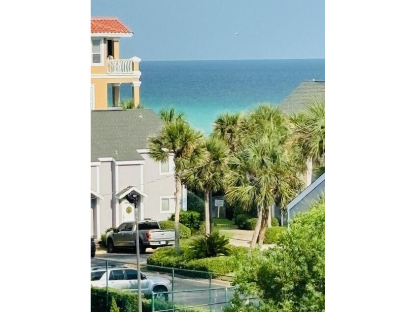 Seldom on market. Southbay 106 smack dab on Beach walkover - Beach Condo for sale in Destin, Florida on Beachhouse.com