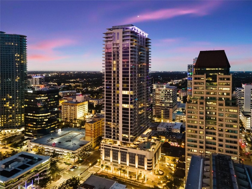 Perched high above the city, this move-in ready Grande residence - Beach Condo for sale in St. Petersburg, Florida on Beachhouse.com