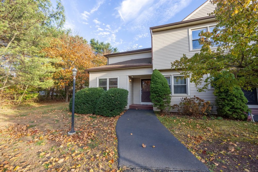 Discover this charming end-unit condominium in a very - Beach Condo for sale in East Haven, Connecticut on Beachhouse.com