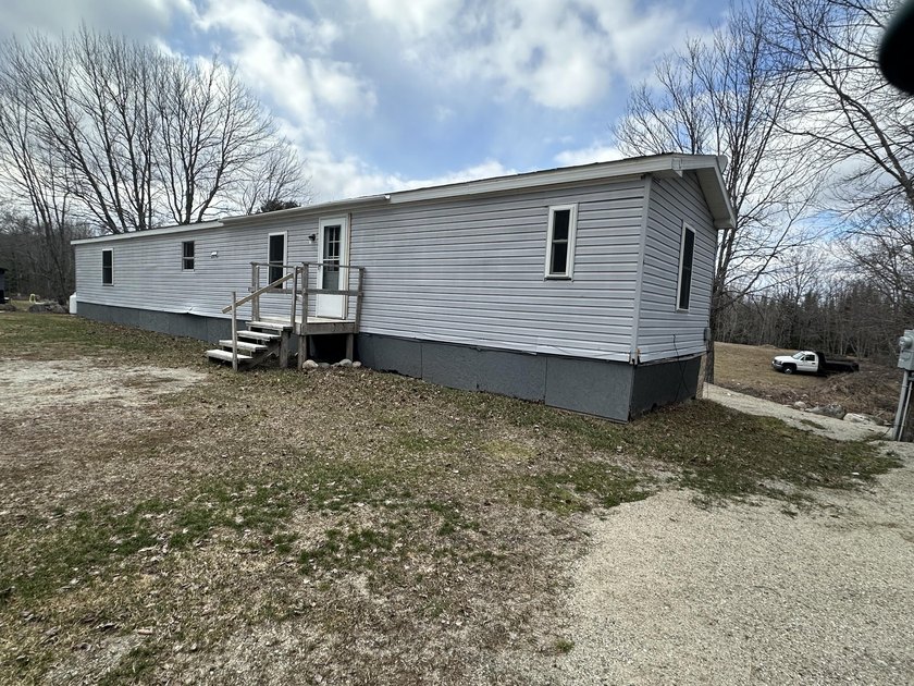 1993 Redman Mobile Home including 3 bedrooms, 2 baths and extra - Beach Home for sale in Surry, Maine on Beachhouse.com