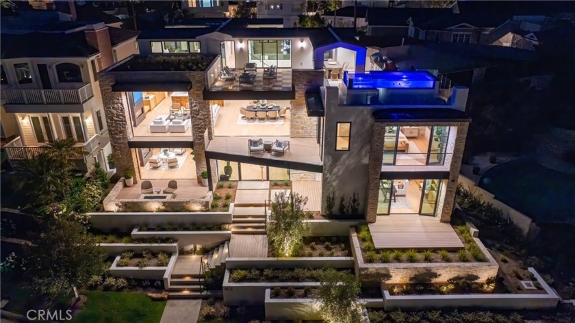 Experience a new level of luxury at 302 Kings Road, a Newport - Beach Home for sale in Newport Beach, California on Beachhouse.com