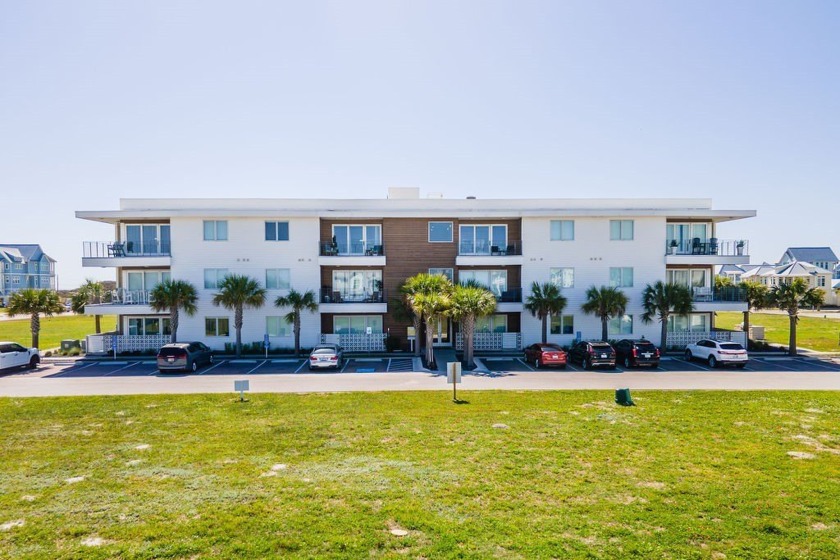 GROUND FLOOR one bedroom and one bathroom condo at highly sought - Beach Condo for sale in Port Aransas, Texas on Beachhouse.com