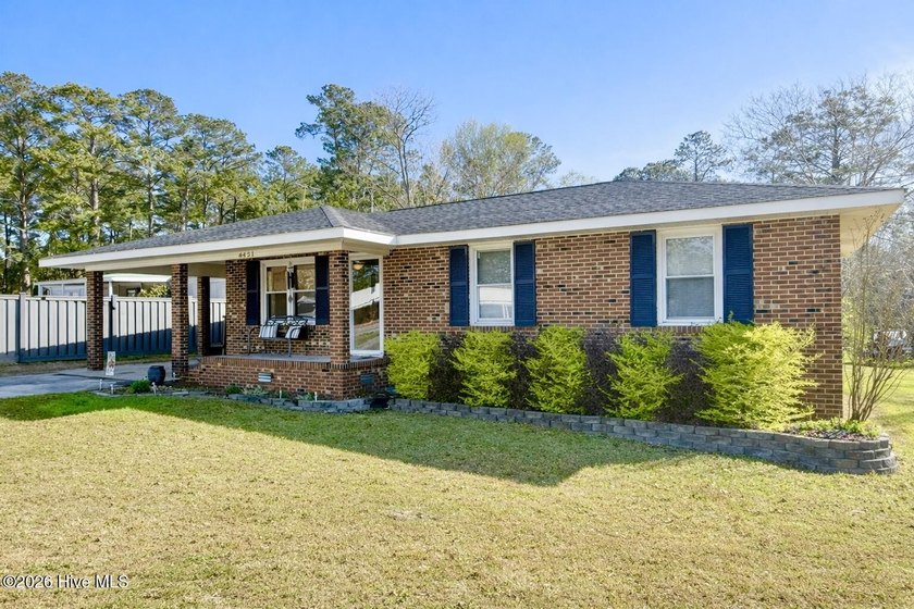 Located in unrestricted Arapahoe, this charming 3-bedroom - Beach Home for sale in Arapahoe, North Carolina on Beachhouse.com