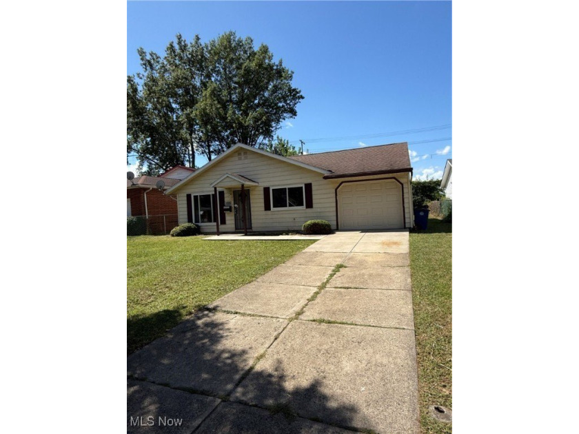Fully renovated 4 bed, 1 bath home with 1,073 sq. ft. featuring - Beach Home for sale in Cleveland, Ohio on Beachhouse.com