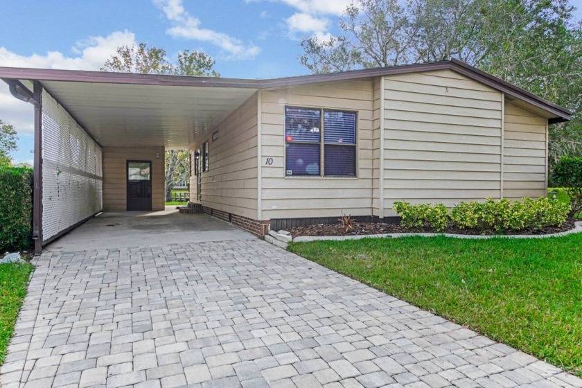 Charming home with recent renovations. Light and bright with - Beach Home for sale in Ormond Beach, Florida on Beachhouse.com