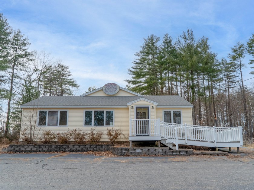 Opportunity knocks in Maine's Friendliest Town! Do you desire to - Beach Commercial for sale in Wells, Maine on Beachhouse.com