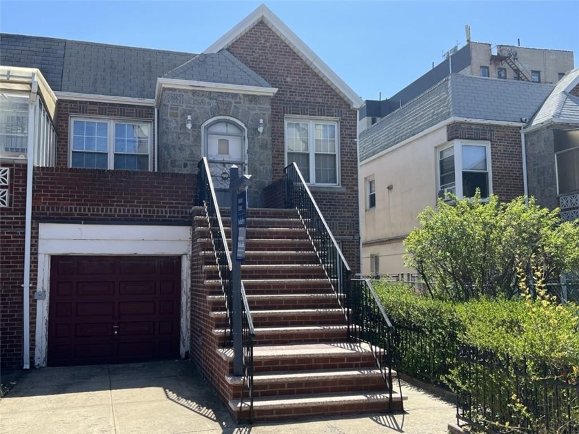 Just in time for the summer! This is lovely brick semi-detached - Beach Home for sale in Brooklyn, New York on Beachhouse.com