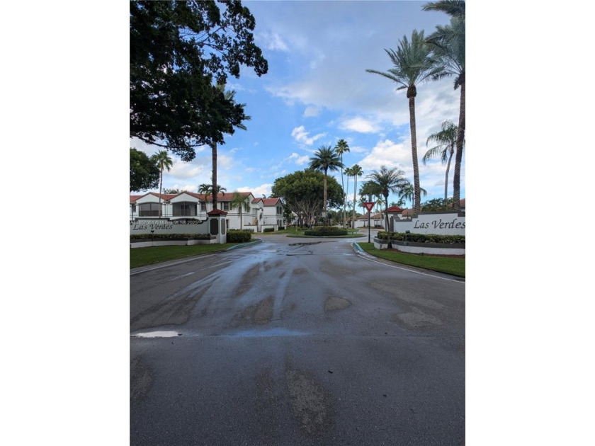 PRICE IMPROVEMENT. Condo qualifies for $5,000 Chase Homebuyer - Beach Condo for sale in Pembroke Pines, Florida on Beachhouse.com