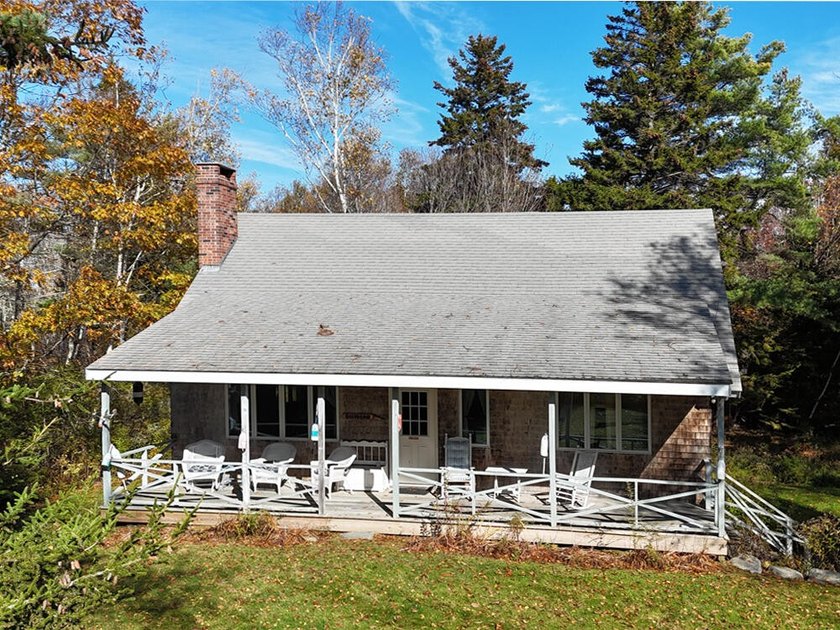 Hear the crashing surf at Pemaquid Point's John Bay from the - Beach Home for sale in Bristol, Maine on Beachhouse.com