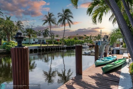 LOCATION! Nestled at the end of the cul de sac with SE Exposure - Beach Home for sale in Pompano Beach, Florida on Beachhouse.com