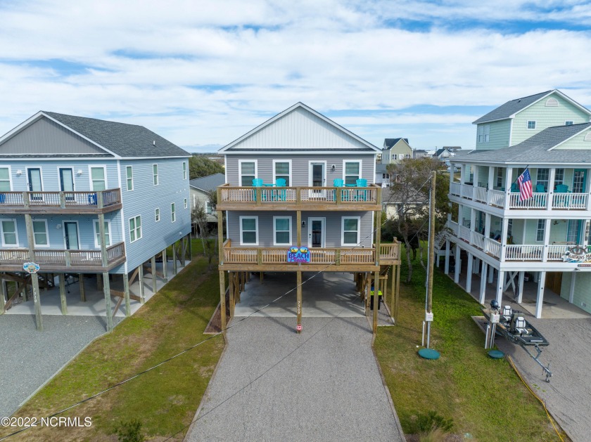 Offered FULLY FURNISHED and ready to go!! ''Beach Please'' is - Beach Home for sale in North Topsail Beach, North Carolina on Beachhouse.com