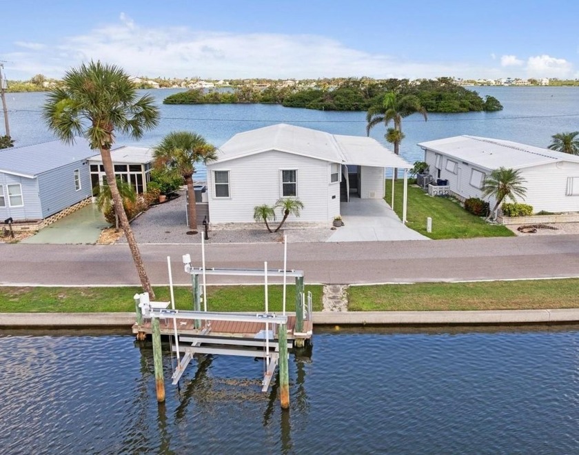 OH, THE VIEW!
This is the Florida WATERFRONT DREAM you've been - Beach Home for sale in Palmetto, Florida on Beachhouse.com