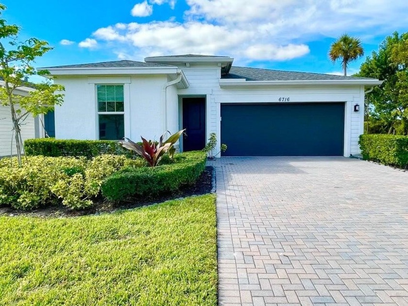 Seller motivated! This stunning 3-bed + den, 2-bath home is - Beach Home for sale in West Palm Beach, Florida on Beachhouse.com