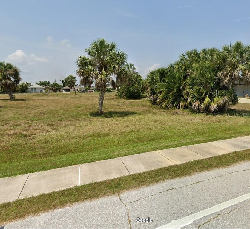 Oversized Multi-Family Lot in Rotonda West - Zoned RMF15
Don't - Beach Lot for sale in Rotonda West, Florida on Beachhouse.com
