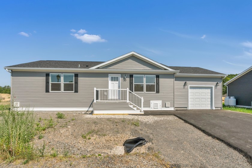 Welcome to Yankee Settlement! Experience single-level living in - Beach Home for sale in Kittery, Maine on Beachhouse.com