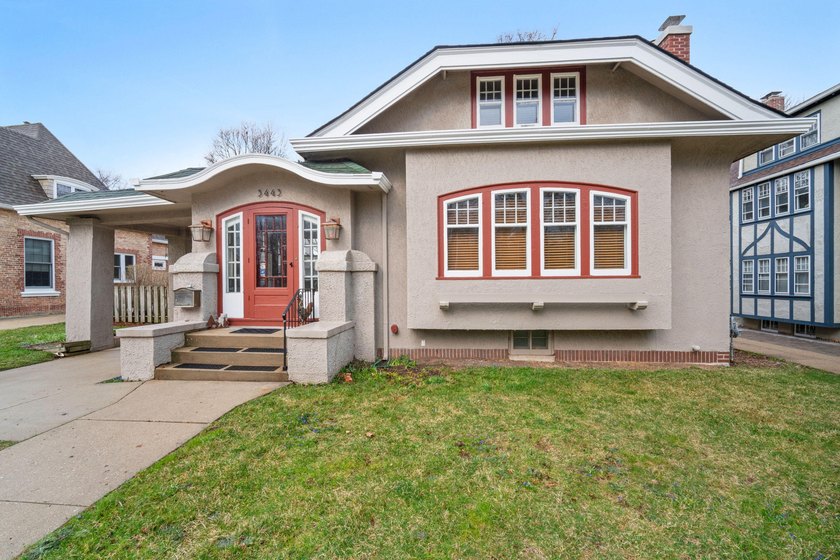 Exceptional East Side/UWM opportunity, 3BR/3BA/2.5GA, just - Beach Home for sale in Milwaukee, Wisconsin on Beachhouse.com