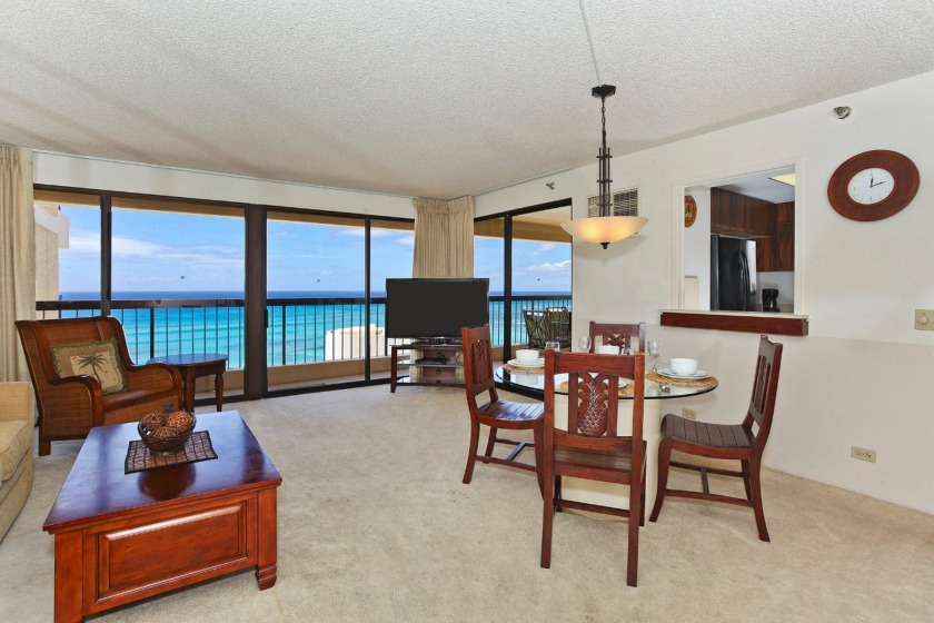 Spectacular opportunity to own a rarely available fee simple 2 - Beach Home for sale in Honolulu, Hawaii on Beachhouse.com