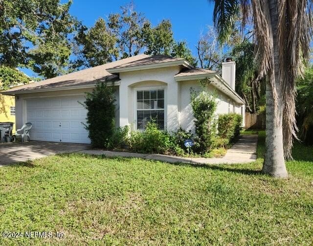 This home features vaulted ceilings, bay window in the living - Beach Home for sale in Atlantic Beach, Florida on Beachhouse.com