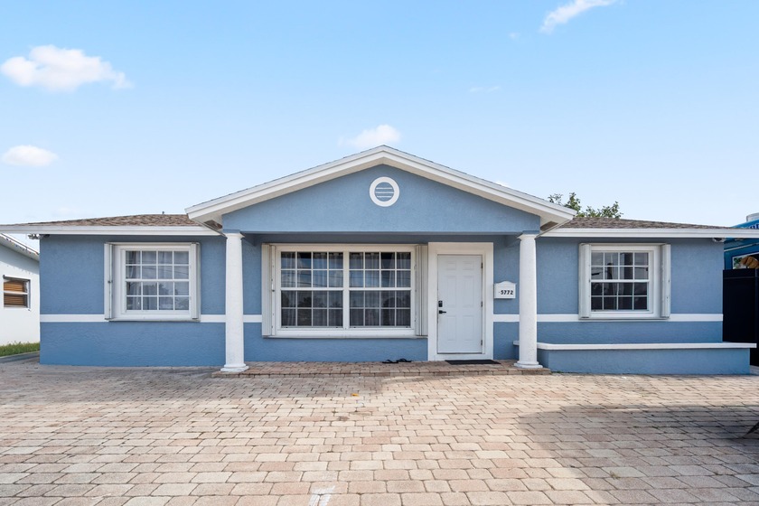 Welcome to your dream investment property! This spacious house - Beach Home for sale in West Palm Beach, Florida on Beachhouse.com