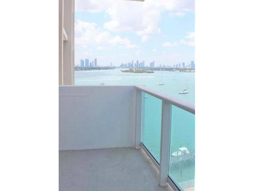 LOCATION!! LOCATION!! Beautiful ocean and bay views from this - Beach Condo for sale in Miami Beach, Florida on Beachhouse.com