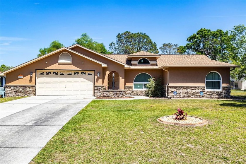 Beautiful 3 Bedrooms, 2 Bathrooms, 2+ Car Garage, Pool Home on a - Beach Home for sale in Spring Hill, Florida on Beachhouse.com