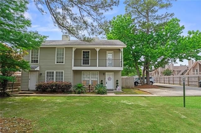 Welcoming 2 bedroom, 1 full bath, and 2 half bath condo in - Beach Condo for sale in Mandeville, Louisiana on Beachhouse.com