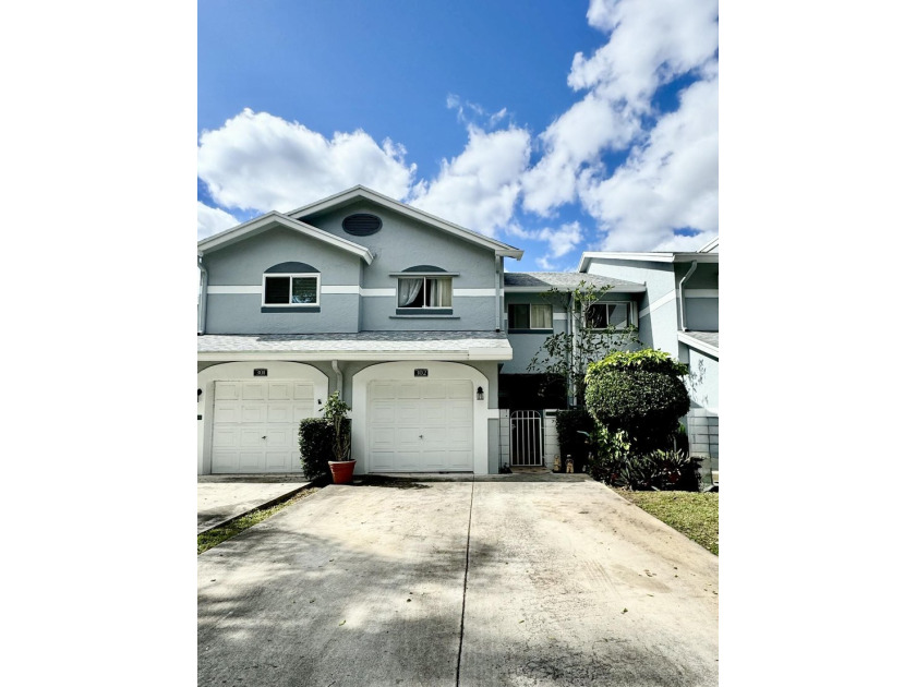 Priced to sell 3-bedroom, 2.5-bath townhome located in central - Beach Townhome/Townhouse for sale in Boca Raton, Florida on Beachhouse.com