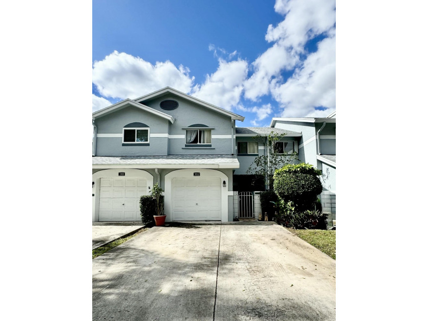 Priced to sell 3-bedroom, 2.5-bath townhome located in central - Beach Townhome/Townhouse for sale in Boca Raton, Florida on Beachhouse.com