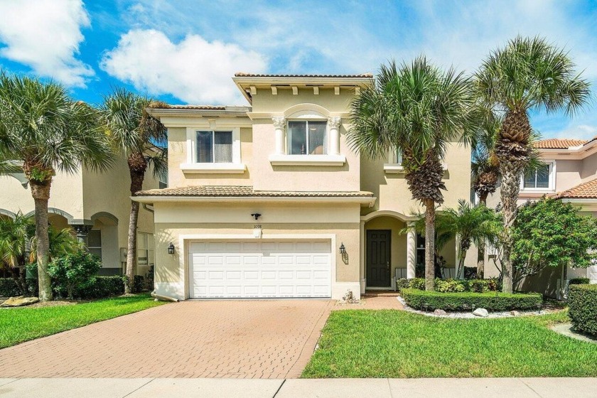 Sabal Model home with a newer AC August 2022. Open floor plan - Beach Home for sale in Boynton Beach, Florida on Beachhouse.com