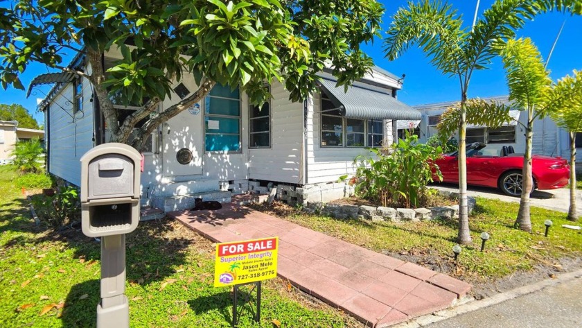 No storm damage! Not in a flood zone. This home is a fixer upper - Beach Home for sale in Pinellas Park, Florida on Beachhouse.com