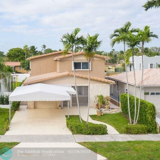 WELCOME TO THE MOST DESIRABLE AREA *HOLLYWOOD LAKES*. LESS THAN - Beach Home for sale in Hollywood, Florida on Beachhouse.com
