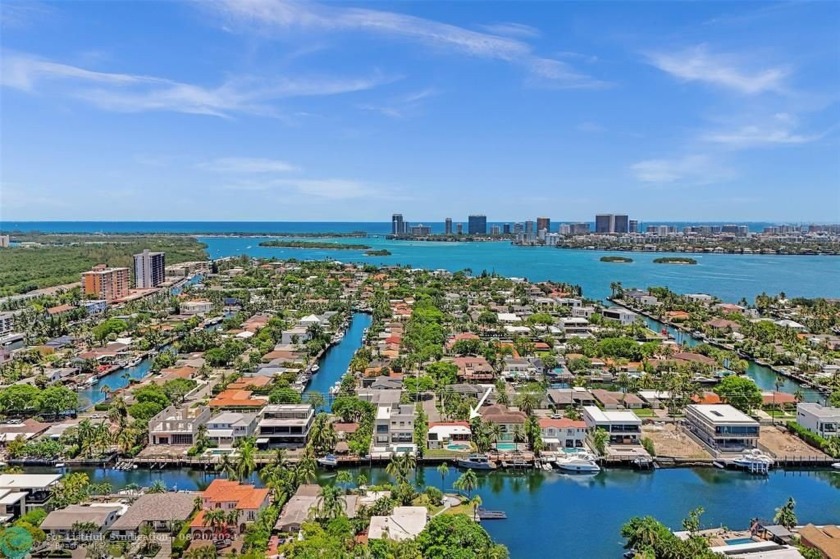 Build your dream home or renovate this 4br/3ba canal residence - Beach Home for sale in North Miami, Florida on Beachhouse.com