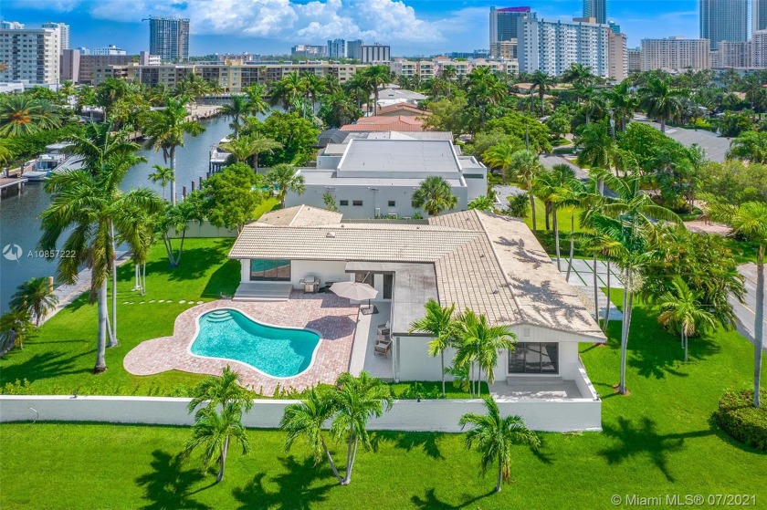 Updated Contemporary One-Story Corner Waterfront Home on 85' X - Beach Home for sale in Hallandale Beach, Florida on Beachhouse.com